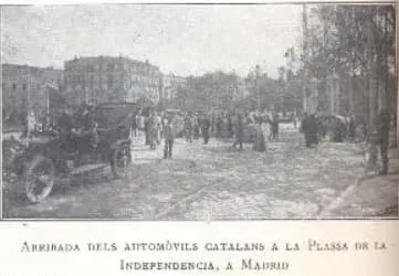 Arribada dels automòbils catalans a la plaça de la Independencia de Madrid, final de la cursa Barcelona-Madrid del 1906